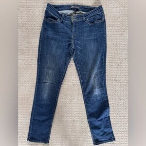 529 Women’s Levi’s Skinny Jeans Size 10
